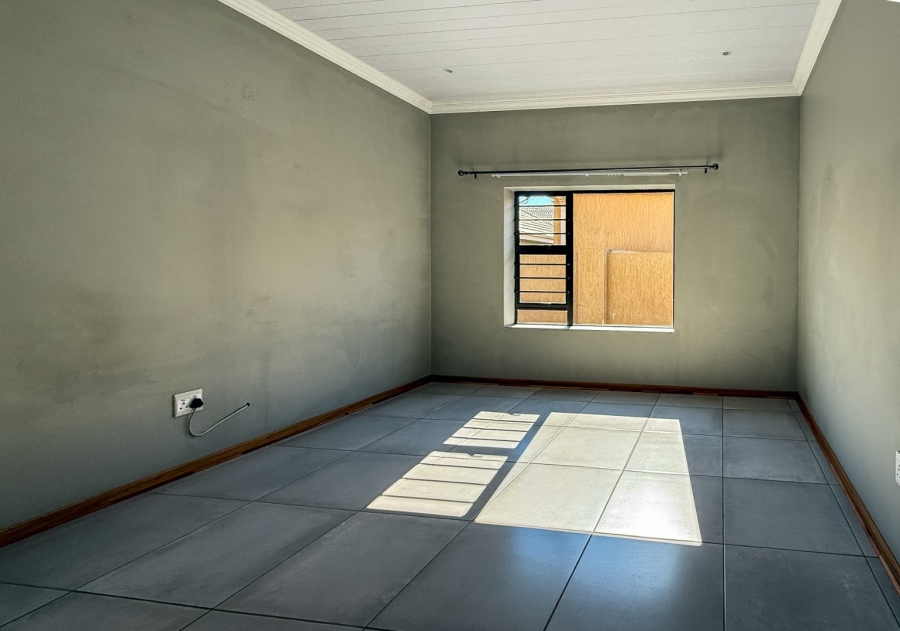  Bedroom Property for Sale in Wilkoppies North West